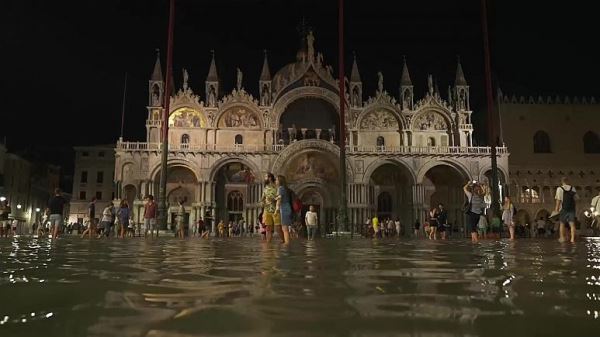 Аномальное наводнение вновь настигло Венецию. Прогнозы климатологов