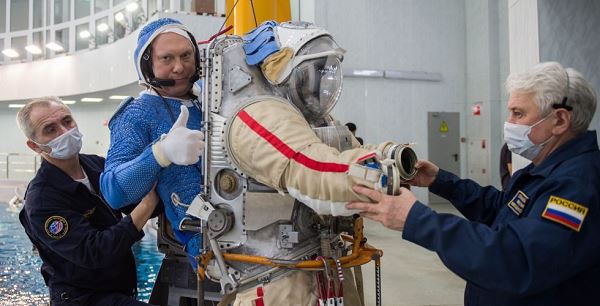Экипаж МКС-67 готовится к экспедиции на орбиту