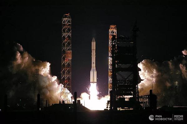 "Роскосмос" заявил о завершении изготовления ракет "Протон-М"