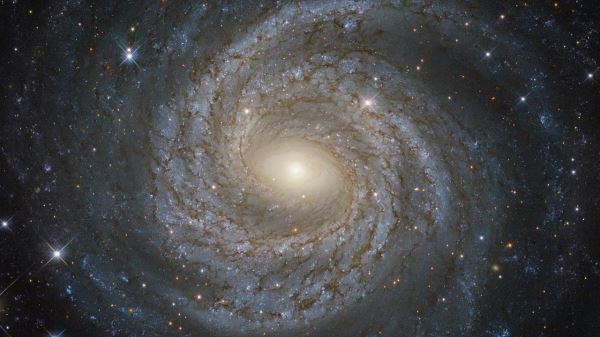 Галактика NGC 6814 глазами телескопа “Хаббл”